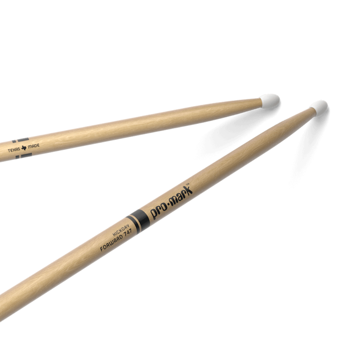 Promark TX747N Baquetas Forward 747 Lacquered Hickory